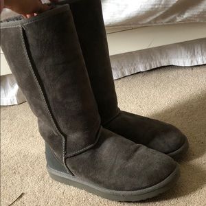 TALL GREY UGGS